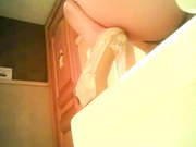 國內公廁偷窥系列：雪白大屁股看著絕對誘惑 露臉