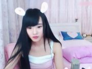 长发可爱美女主播露脸大秀