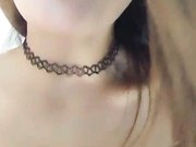 很漂亮有韵味的美少妇站着插穴自慰 流了好多水 看表情很是淫荡