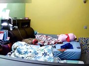 家庭网络摄像头 眼镜男在玩电脑被苗条漂亮女友主动求操各种体位啪啪啪