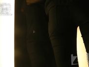 商场试衣间偷拍极品美女