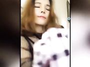 骚气大奶女主播 爸爸在卧室睡觉 她在大厅直播秀骚逼2