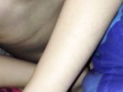 骚女友第一次上床就在被子里面给我打飞机