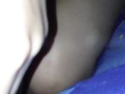 骚女友第一次上床就在被子里面给我打飞机