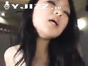 约了大奶表妹趁家人不在偷偷打炮