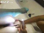 白嫩小妹妹家中发骚 叫上兄弟一起前后夹击