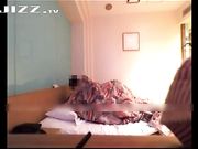 小青年梦幻情趣宾馆约炮35岁熟女大姐 偷放摄像头做个留念