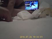 最近很红的骑士哥应邀双胞胎姐妹花一块玩