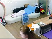 黑客破解高清摄像头偷拍大奶妹居家 夏天太热裸体看电视