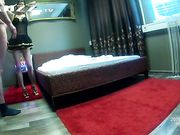 会所嫖妓找个黑丝高跟熟女技师 服务超好深喉射一胸