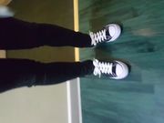 杭州出差800元包个清纯大学生妹子先口交再用性感小脚撸射