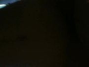 家境不错的大鸡巴哥餐厅搭讪个正在玩手机的妹子回家啪啪