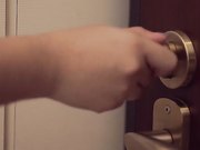 原创国产AV剧情性感淫乱人妻肉体勾引上门快递员