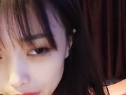 网红美女带着性药酒店约炮大鸡巴网友啪啪含着大屌样子非常淫骚