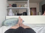 最新流出高颜值人气爆乳嫩妹化完妆掏出男友大肉棒吸舔