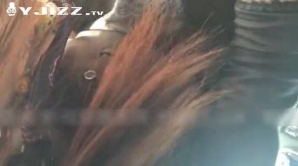 极品小美女车震 主动把男友的大屌塞进自己的粉穴