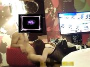 星哥情趣酒店对着镜子炮轰雪白肌肤制服湘妹子