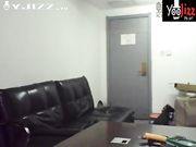 孩子都上小学的大奶少妇家中勾引隔壁光头猛男激情操逼