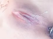 很久没播的骚气少妇主播床上全裸炮击抽插洗澡滴蜡封逼多内容大秀