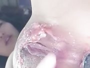 很久没播的骚气少妇主播床上全裸炮击抽插洗澡滴蜡封逼多内容大秀