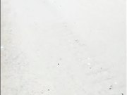 强哥带你性探访藏在停车场内的淫窝找了个红衣小妹吃快餐