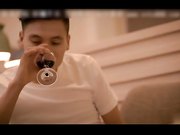 网红女主动送上门给导演玩弄