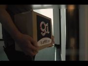 淫荡女网上买情趣玩具被快递小哥发现强行颜射