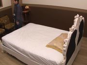 应粉丝邀请黑丝高挑兔女郎私拍摄影后帮他口出来-天海つばさ-