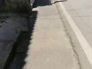 猛男探花路边找个气质不错的站街女激情啪啪，大哥各种爆草抽插两蛋蛋甩的有节奏