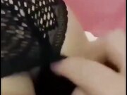 姐夫在汽水里加了安眠药给清纯气质小姨子喝迷倒后无套外射她屁股上