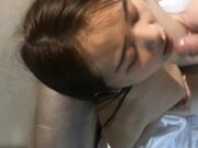 颜值高大眼睛学院美女大学生与男友激情吹吸舔的功夫了得深喉到干呕