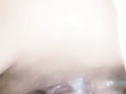 性瘾大的瑞雯勾引小哥，灵活的舌头舔弄着马眼，床上69激情口活