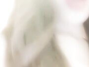 性瘾大的瑞雯露脸浴室湿身诱惑自慰，给小哥哥舔鸡巴洗干净直接后入