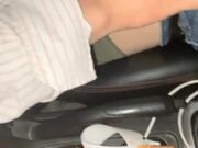 女神『一姐迷人』勾搭调戏司机大爷玩车震 差点被无套