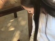 清纯中分白净小美女 ，可口的舌头 后院口男友的鸡巴