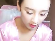 大学生妹子假期直播洗澡刮逼毛“最近瘦了奶子都变小了”普通话1