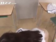 极品长发高颜值嫩妹约心仪已久的学长教室内操逼 好爽哦