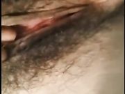 网红妹子为了吸引眼球把自慰用过的袜子吞到嘴里了舔舔自己的淫水是啥味道