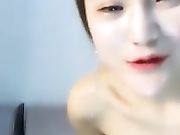 最近某聊天平台很火的范大小姐全裸大尺度诱惑1