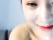 最近某聊天平台很火的范大小姐全裸大尺度诱惑1