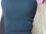 极品美臀尤物认真给我舔鸡巴的回报就是被后入大力爆操