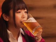 同房NTR 絶伦上司与巨乳新入社员在双人床干到早上的外遇 羽咲美晴_ (1)