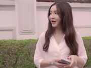 女神范性感美女小姐姐,说好的只能摩擦,没想到脱掉裤子就强行干逼里了