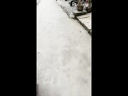 户外嫖妓偷拍《表哥扶贫站街女》简陋平房吃快餐表情销魂