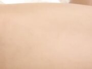 诱人的小萝莉露脸逼里塞着跳弹被大哥前插后入草着菊花