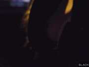 好身材靓妹小巧嘴巴吞吐大鸡巴扑哧扑哧看的性欲旺盛挡不住冲动想操穴啊