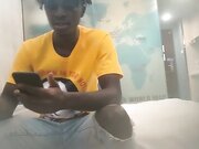 留学生黑人小哥约嫖卖淫女偷拍又一个杯具收场牛仔裤妹子受不了大黑大屌不让干了