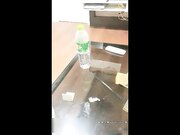 按住女奴的头直接舔屁眼然后用鸡巴给他刷牙