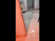 路边小旅馆嫖娼偷拍可爱的丸子头少妇