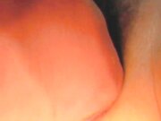 猥琐变态男真实迷J良家少妇三脚架玻璃瓶插阴道近景特写4指抠B开菊花